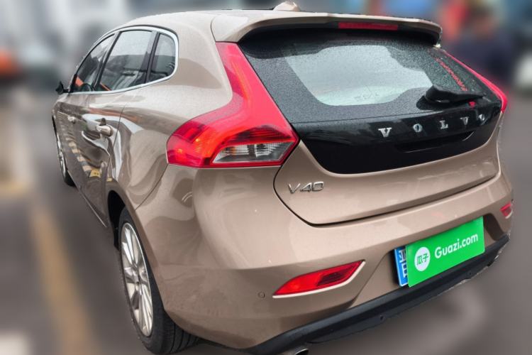 Used Volvo V40 2013 2.0T Zhiya Edition Rear Left 45 Deg