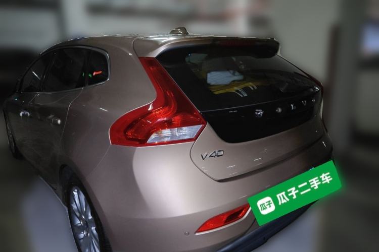 Used Volvo V40 2013 2.0T Zhiya Edition Rear Left 45 Deg