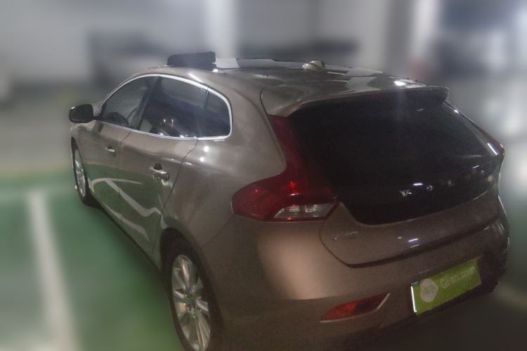 Used Volvo V40 2013 2.0T Zhiya Edition Rear Left 45 Deg