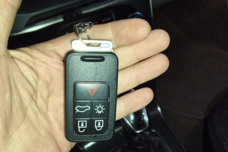 Used Volvo V40 2013 2.0T Zhiya Edition Vehicle Key