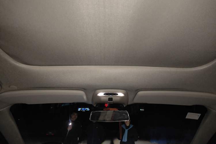 Used Volvo V40 2013 2.0T Zhiya Edition Headliner