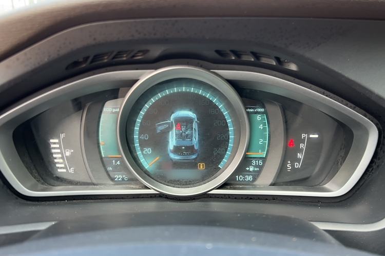 Used Volvo V40 2013 2.0T Zhiya Edition Instrument Cluster