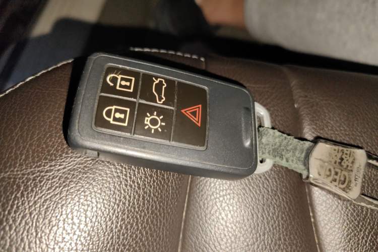 Used Volvo V40 2013 2.0T Zhiya Edition Interior 1