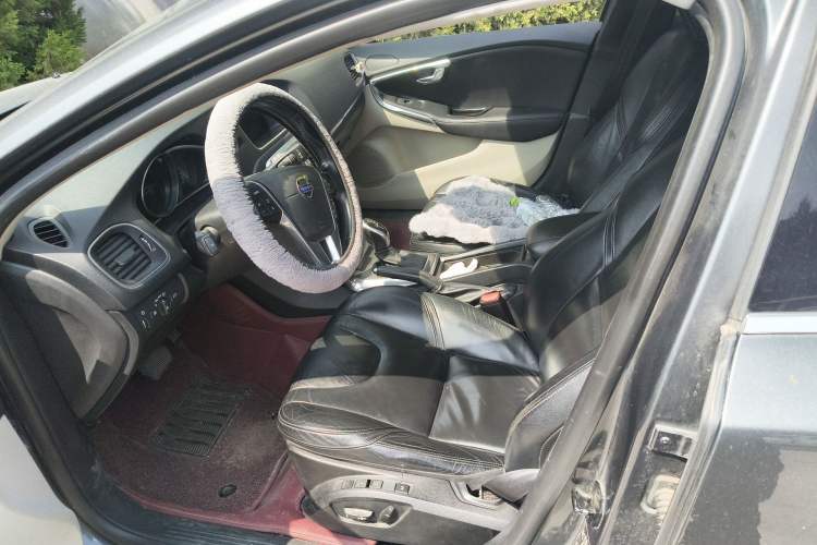 Used Volvo V40 2013 2.0T Zhiya Edition Left Front Seat