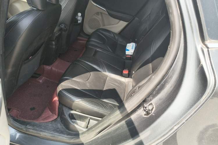 Used Volvo V40 2013 2.0T Zhiya Edition Left Rear Seat