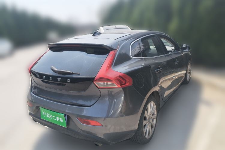 Used Volvo V40 2013 2.0T Zhiya Edition Rear Right 45 Deg