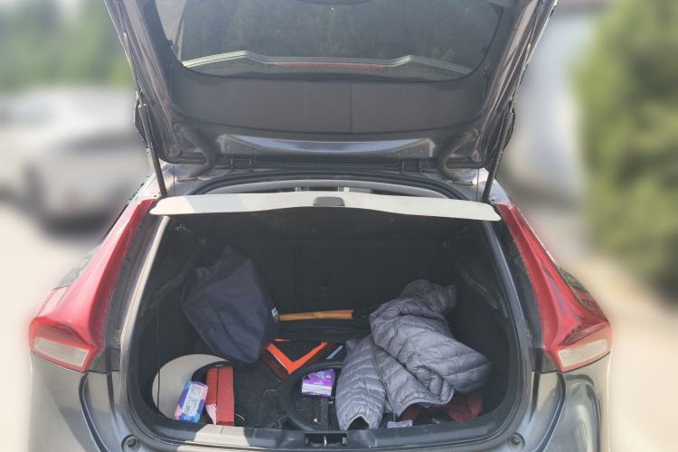 Used Volvo V40 2013 2.0T Zhiya Edition Trunk