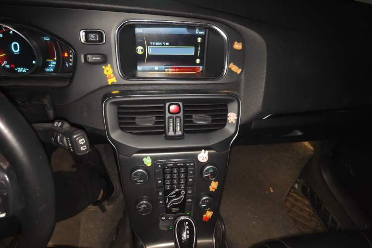 Used Volvo V40 2013 2.0T Zhiya Edition Audio And AC Panel