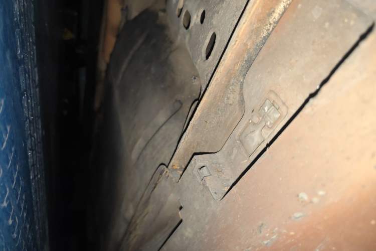Used Volvo V40 2013 2.0T Zhiya Edition Chassis Front Left
