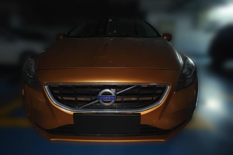 Used Volvo V40 2013 2.0T Zhiya Edition Front