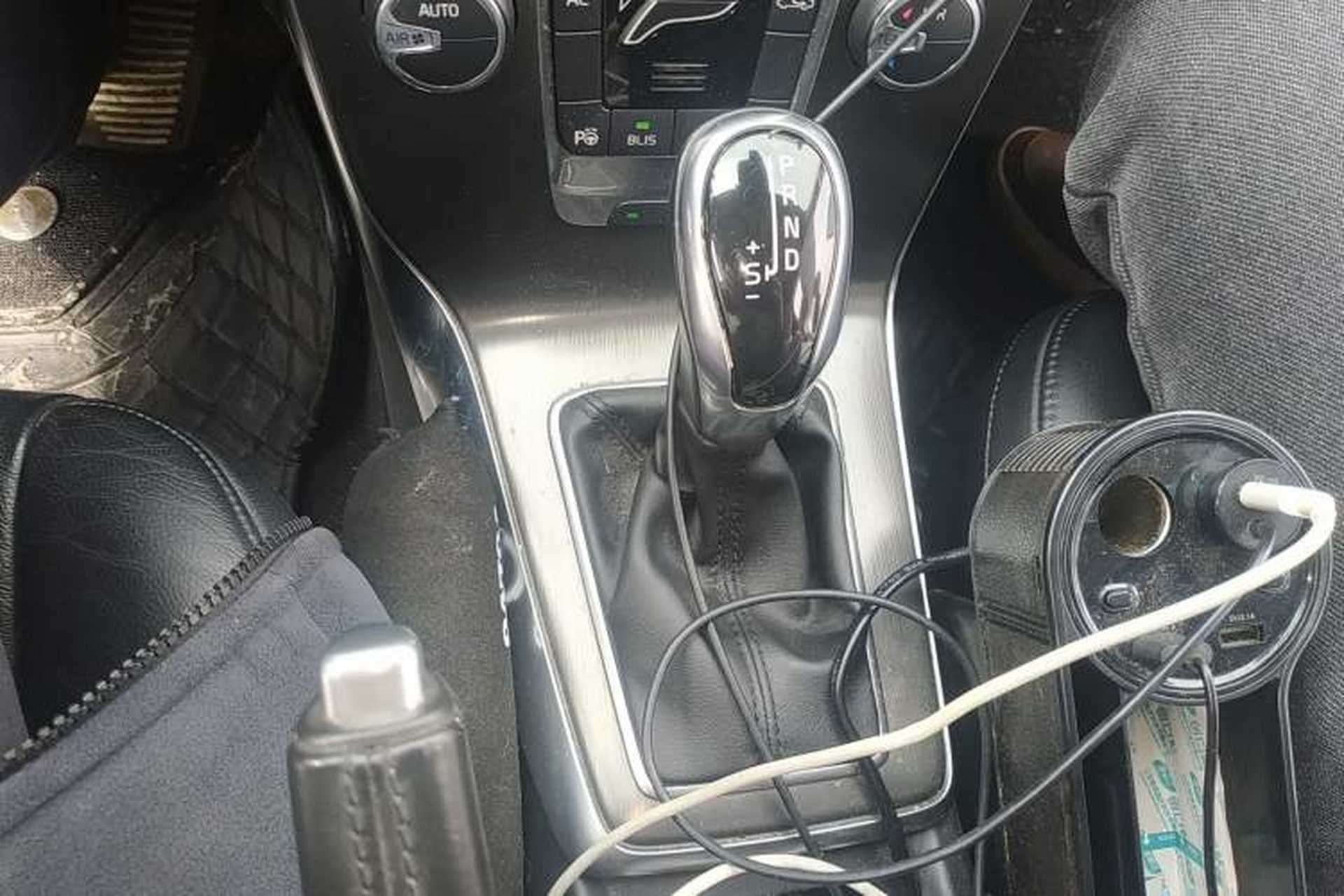 Used Volvo V40 2013 2.0T Zhiya Edition Gear Lever