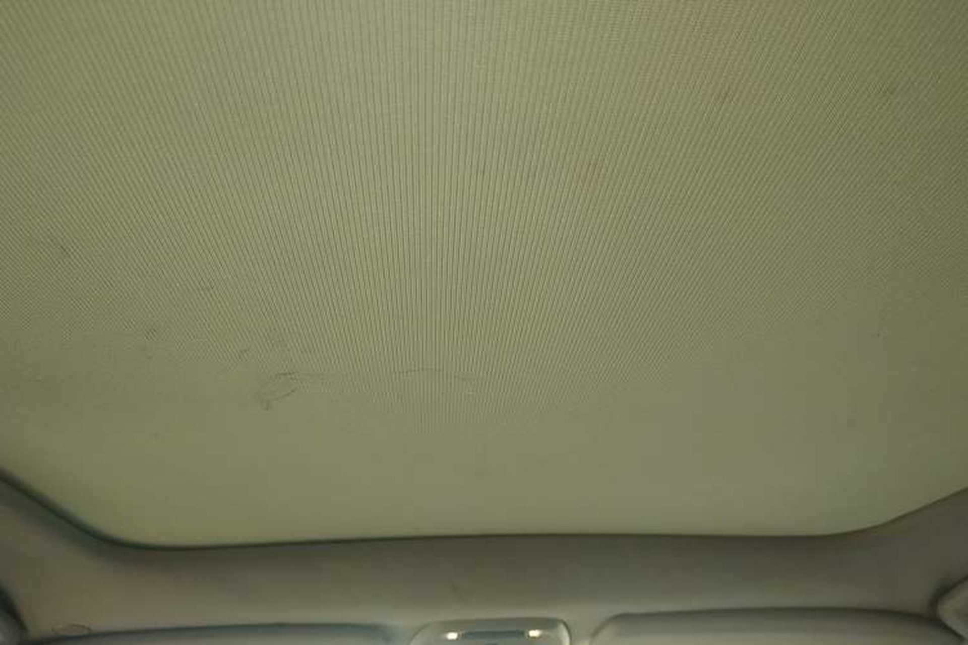 Used Volvo V40 2013 2.0T Zhiya Edition Headliner