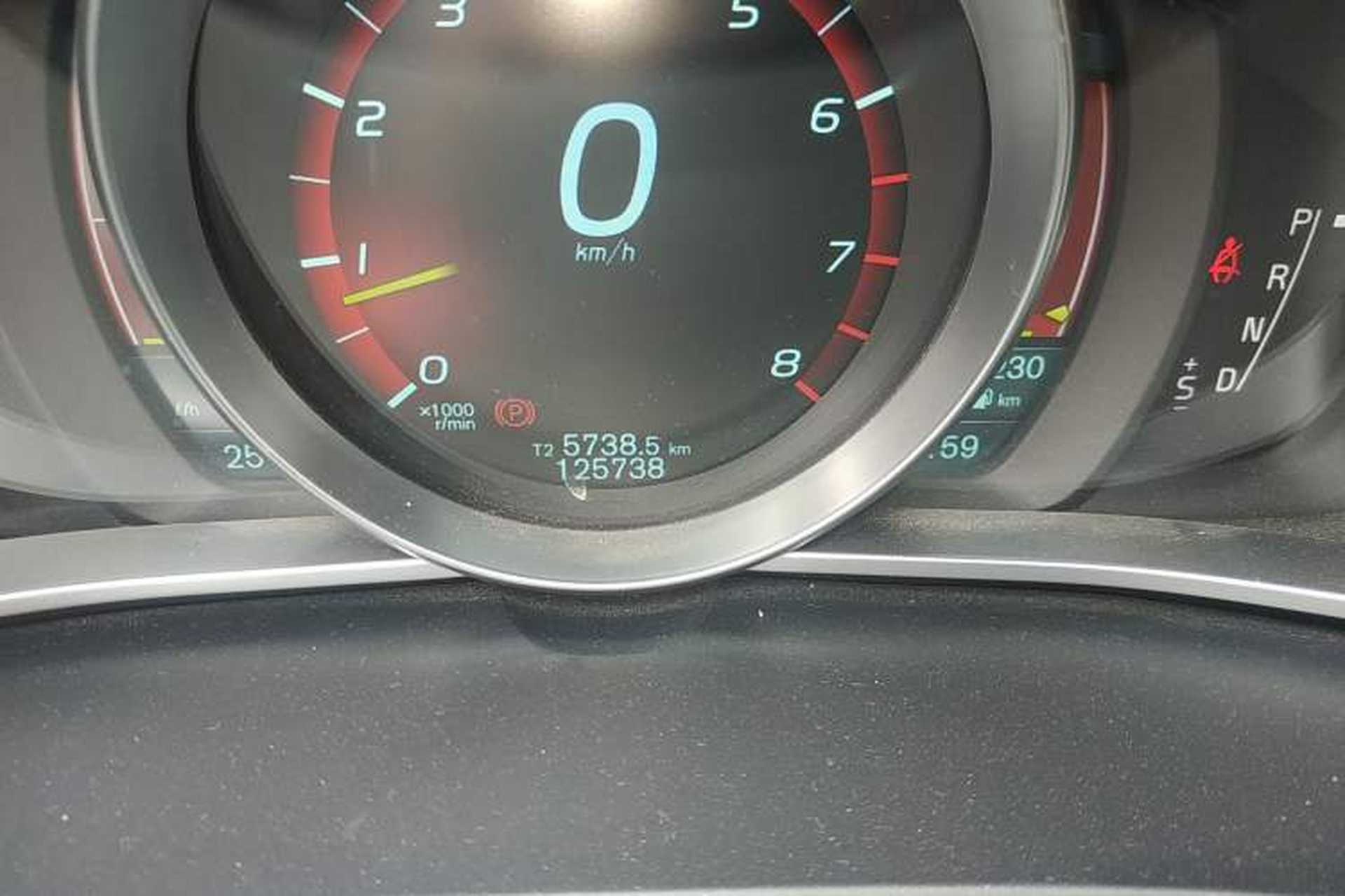 Used Volvo V40 2013 2.0T Zhiya Edition Odometer Close Up