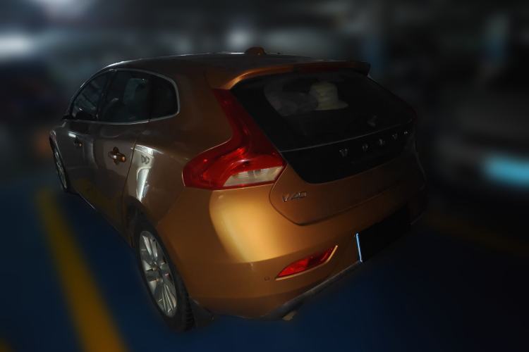 Used Volvo V40 2013 2.0T Zhiya Edition Rear Left 45 Deg