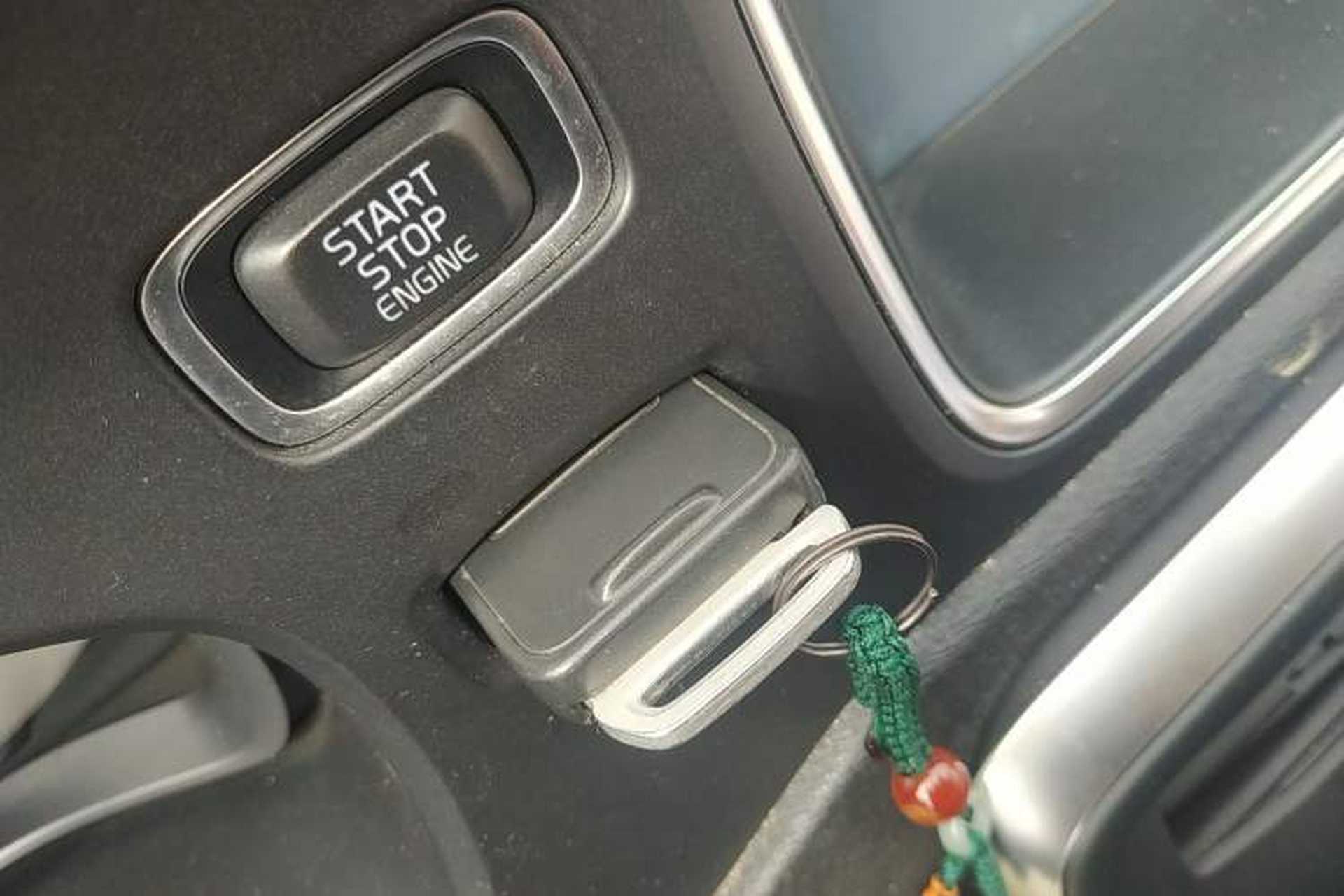 Used Volvo V40 2013 2.0T Zhiya Edition Vehicle Key