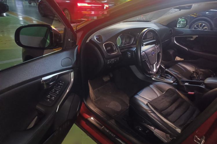 Used Volvo V40 2013 2.0T Zhiya Edition Driver Seat