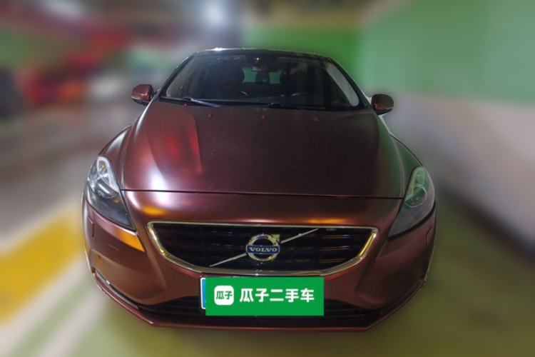 Used Volvo V40 2013 2.0T Zhiya Edition Front