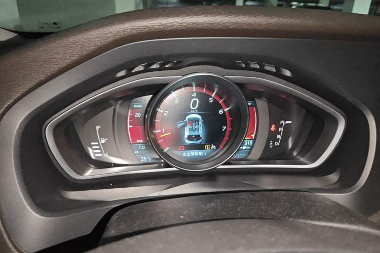 Used Volvo V40 2013 2.0T Zhiya Edition Instrument Cluster