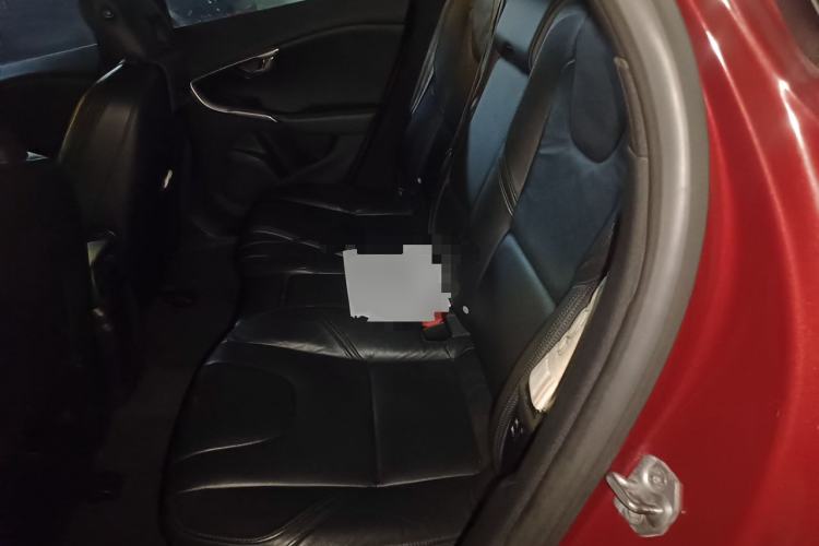 Used Volvo V40 2013 2.0T Zhiya Edition Left Rear Seat