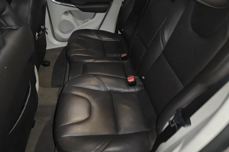 Used Volvo V40 2013 2.0T Zhiya Edition Left Rear Seat