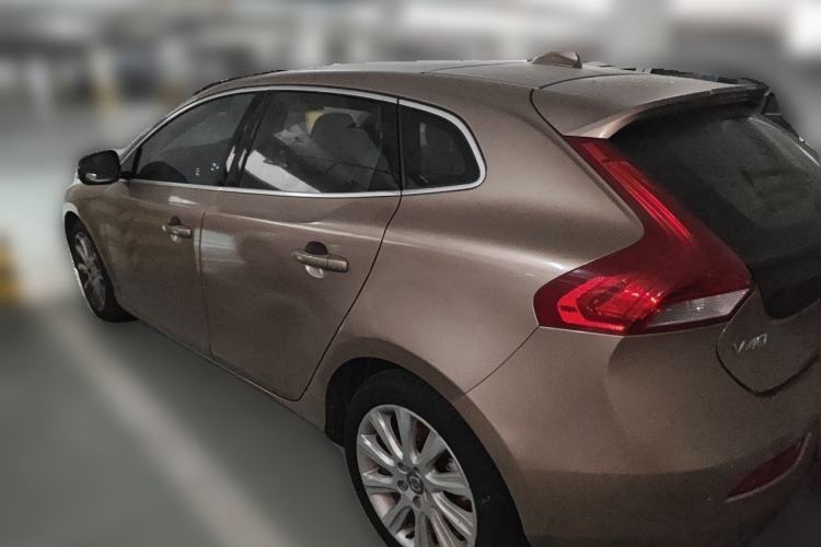 Used Volvo V40 2013 2.0T Zhiya Edition Rear Left 45 Deg