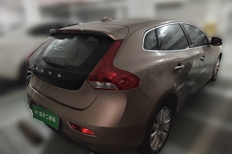 Used Volvo V40 2013 2.0T Zhiya Edition Rear Right 45 Deg