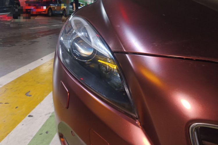 Used Volvo V40 2013 2.0T Zhiya Edition Right Front Headlight