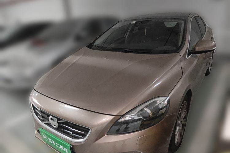 Used Volvo V40 2013 2.0T Zhiya Edition Guazi used car, China used car export, Used car for sale, Used cars, Cheapest cars for sale