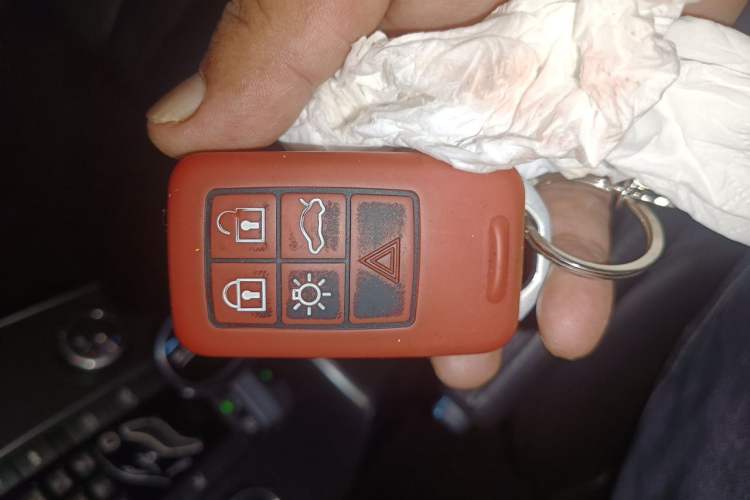 Used Volvo V40 2013 2.0T Zhiya Edition Vehicle Key