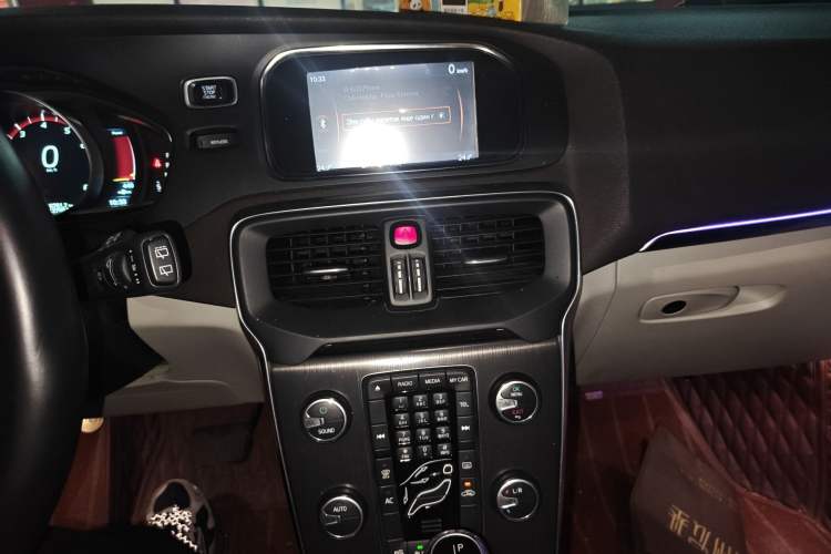 Used Volvo V40 2013 2.0T Zhiya Edition Audio And AC Panel