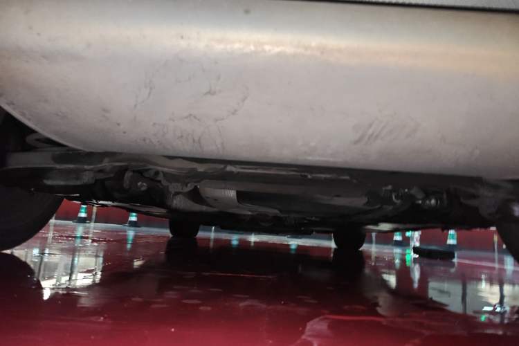 Used Volvo V40 2013 2.0T Zhiya Edition Chassis Rear