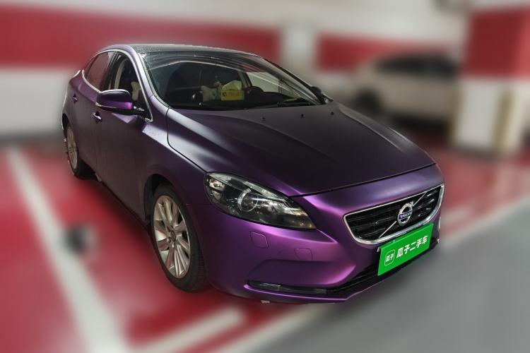 Used Volvo V40 2013 2.0T Zhiya Edition Front Right 45 Deg