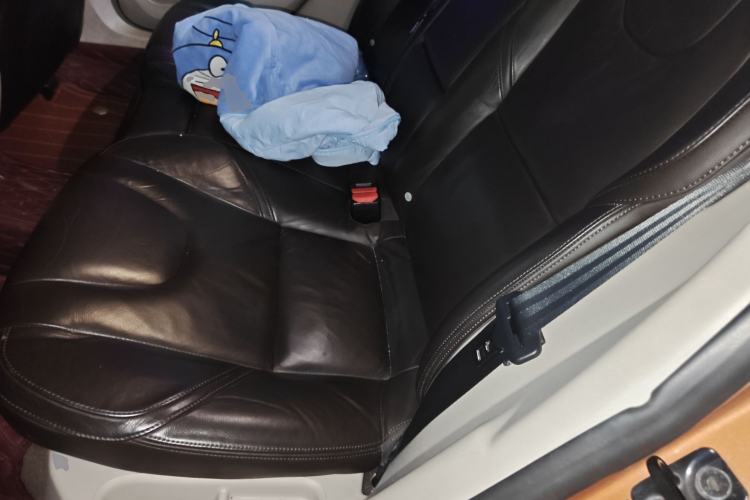 Used Volvo V40 2013 2.0T Zhiya Edition Left Rear Seat