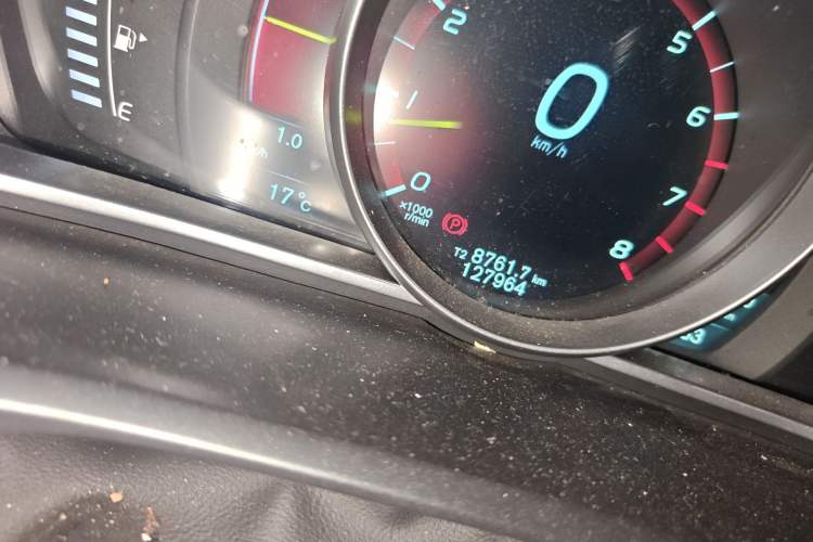 Used Volvo V40 2013 2.0T Zhiya Edition Odometer Close Up