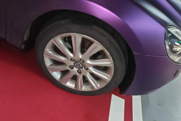 Used Volvo V40 2013 2.0T Zhiya Edition Right Front Wheel Hub