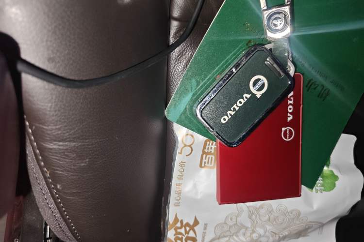 Used Volvo V40 2013 2.0T Zhiya Edition Vehicle Key