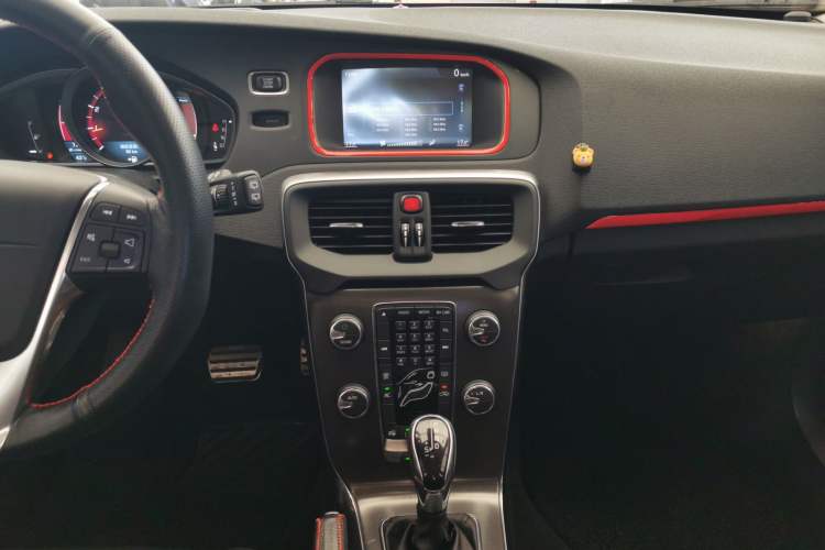 Used Volvo V40 2013 2.0T Zhiya Edition Audio And AC Panel