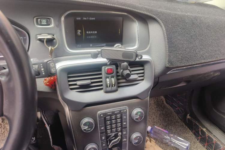 Used Volvo V40 2013 2.0T Zhiyi Edition Audio And AC Panel