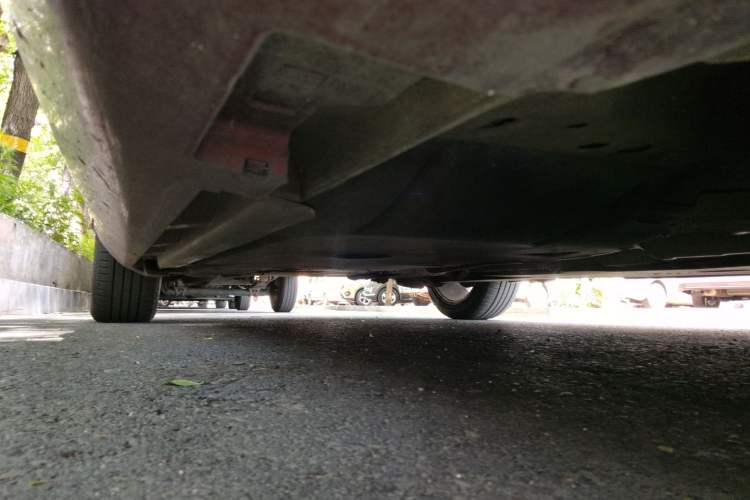 Used Volvo V40 2013 2.0T Zhiya Edition Chassis Front Right