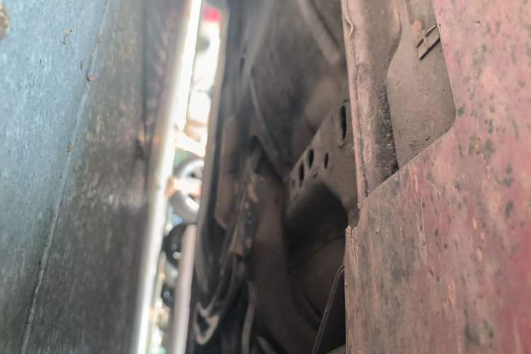 Used Volvo V40 2013 2.0T Zhiya Edition Chassis Front Right