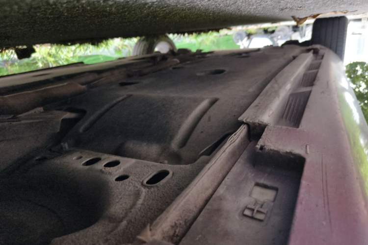 Used Volvo V40 2013 2.0T Zhiya Edition Chassis Front Right