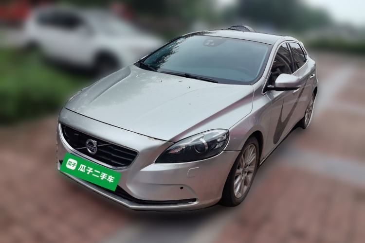 Used Volvo V40 2013 2.0T ZhiShang Version Guazi used car, China used car export, Used car for sale, Used cars, Cheapest cars for sale