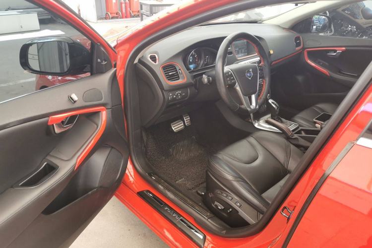 Used Volvo V40 2013 2.0T Zhiya Edition Driver Seat
