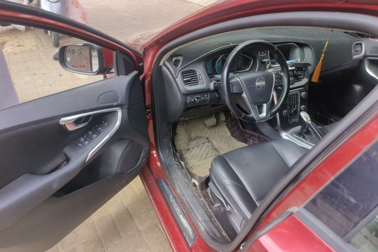Used Volvo V40 2013 2.0T Zhiyi Edition Driver Seat
