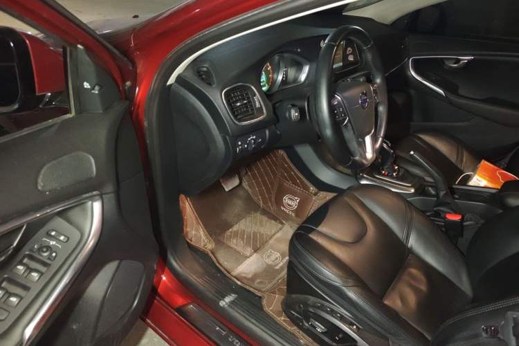 Used Volvo V40 2013 2.0T Zhiya Edition Driver Seat