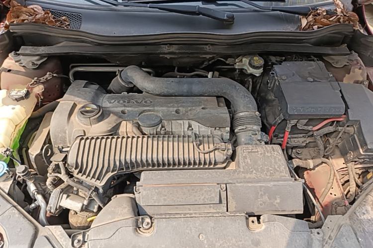 Used Volvo V40 2013 2.0T Zhiya Edition Engine Bay