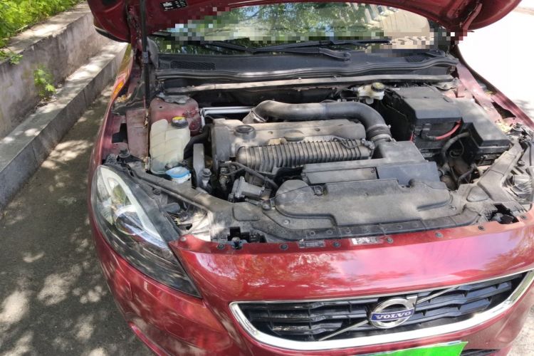 Used Volvo V40 2013 2.0T Zhiya Edition Engine Bay Right
