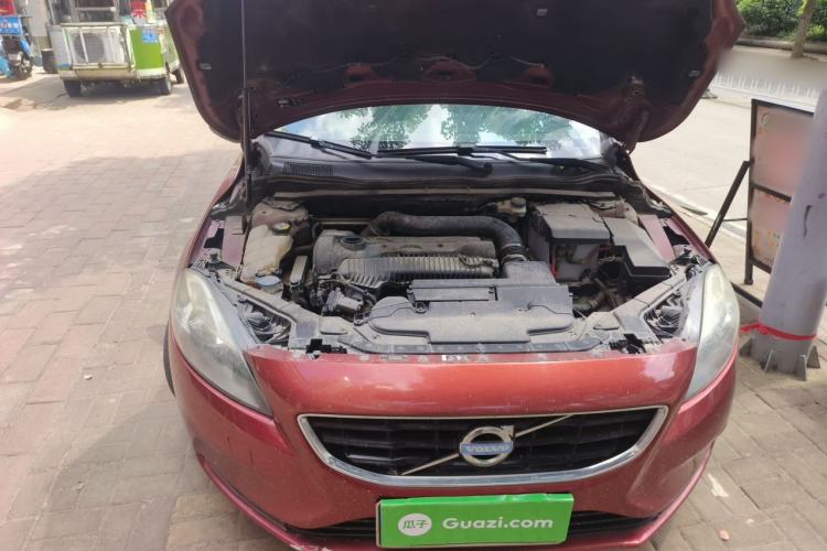 Used Volvo V40 2013 2.0T Zhiyi Edition Engine Bay Right