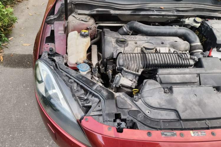 Used Volvo V40 2013 2.0T Zhiya Edition Engine Bay Right