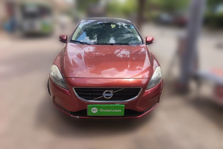 Used Volvo V40 2013 2.0T Zhiyi Edition Front
